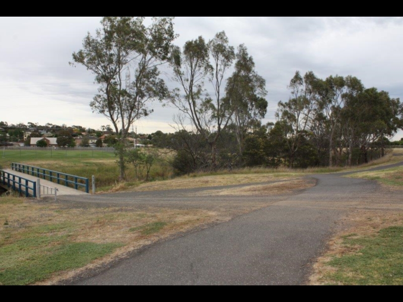 Waurn Ponds Creek to Cobbin Farm (return) Walking Maps